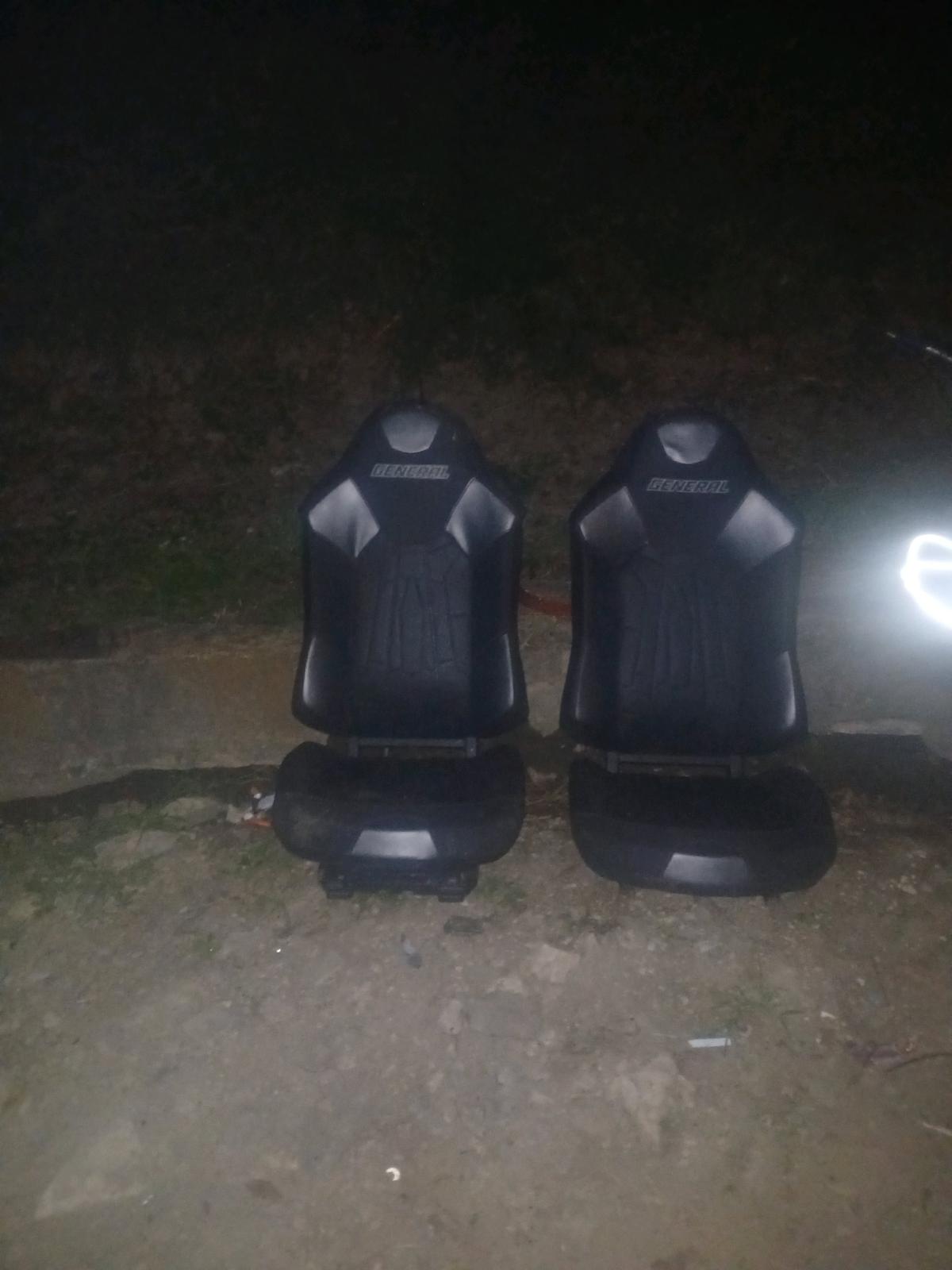 razor xp 1000 seats - Mannington, West Virginia - FleaMarketBay