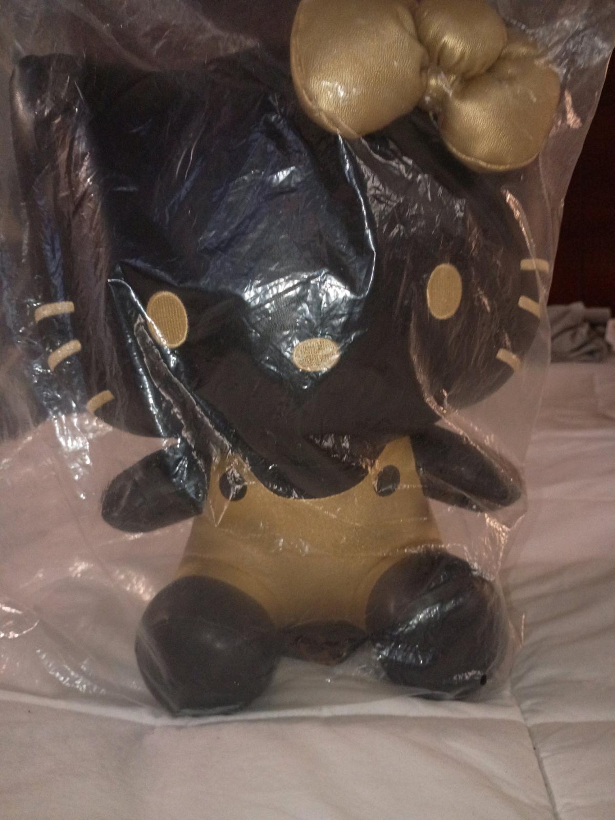 hello kitty target exclusive gold and black - Appleton, Wisconsin - FleaMarketBay