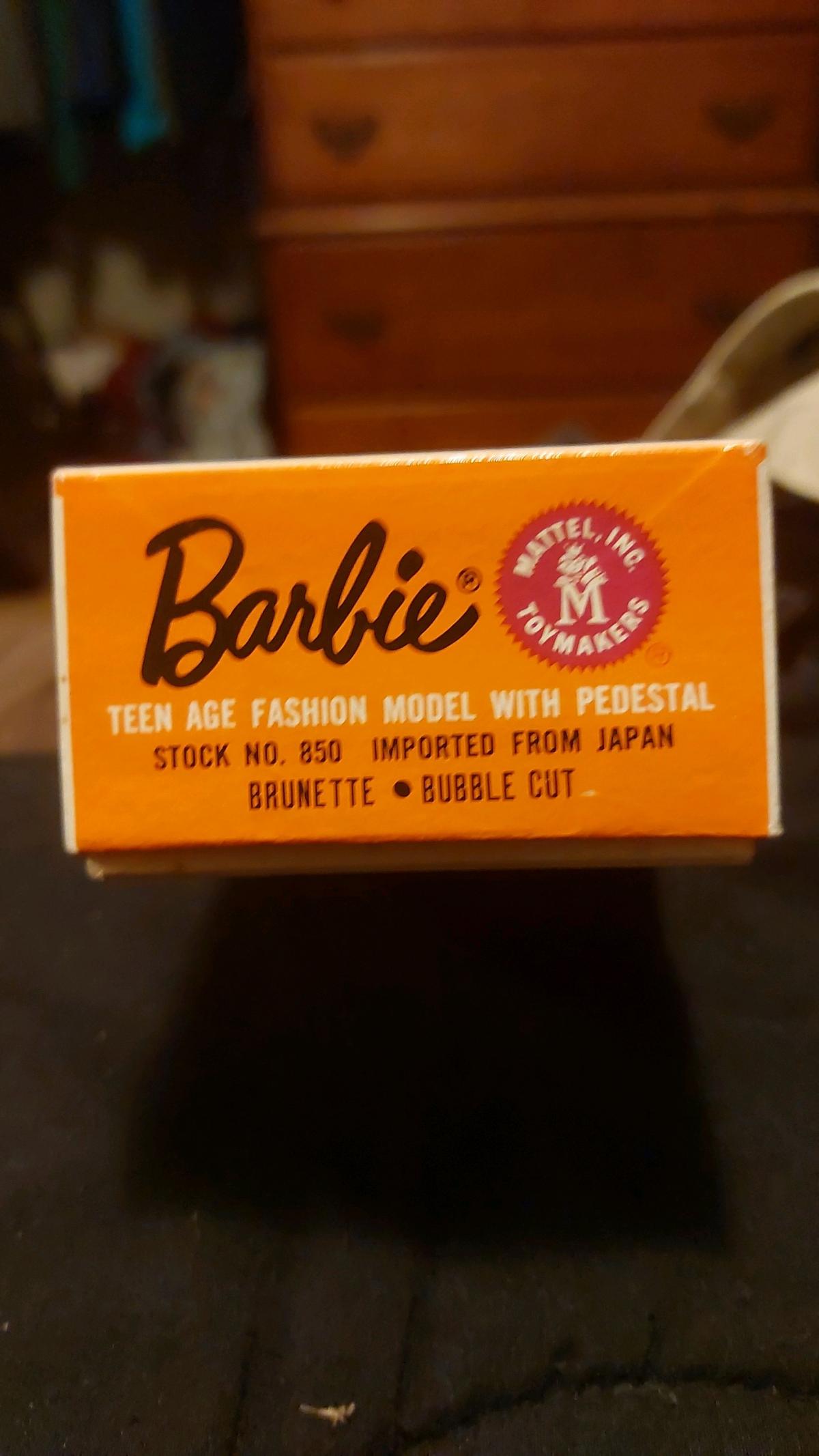 1961 bubble cut brunette barbie mint in package - Hurst, Texas - FleaMarketBay