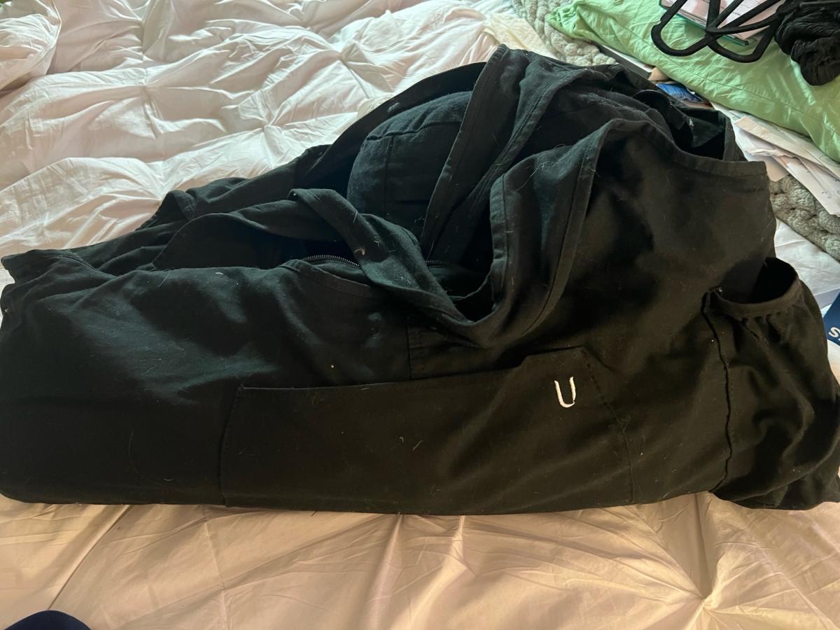 large duffel bag great for gym or travel - Lynn, Massachusetts - FleaMarketBay