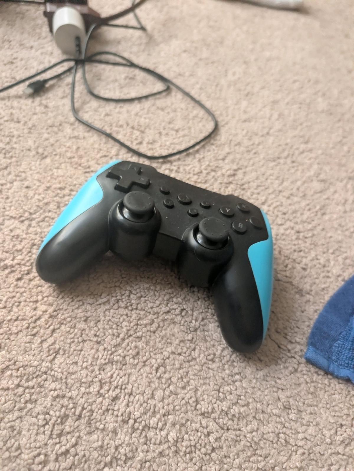 Nintendo switch controller - Avon, Indiana - FleaMarketBay