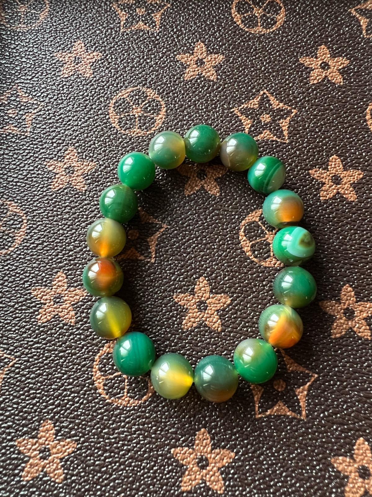 11mm Oily Peacock Green Agate Bracelet Natural Mixed Brown B - Pennsylvania Furnace, Pennsylvania - FleaMarketBay