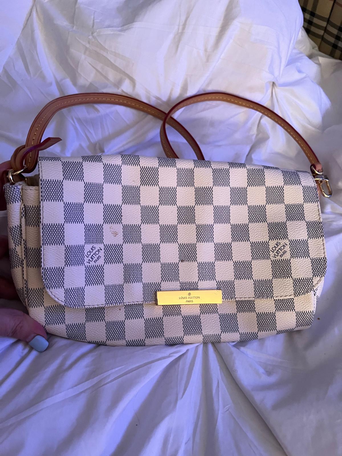 beautiful brown and beige bag like new condition - Lynn, Massachusetts - FleaMarketBay