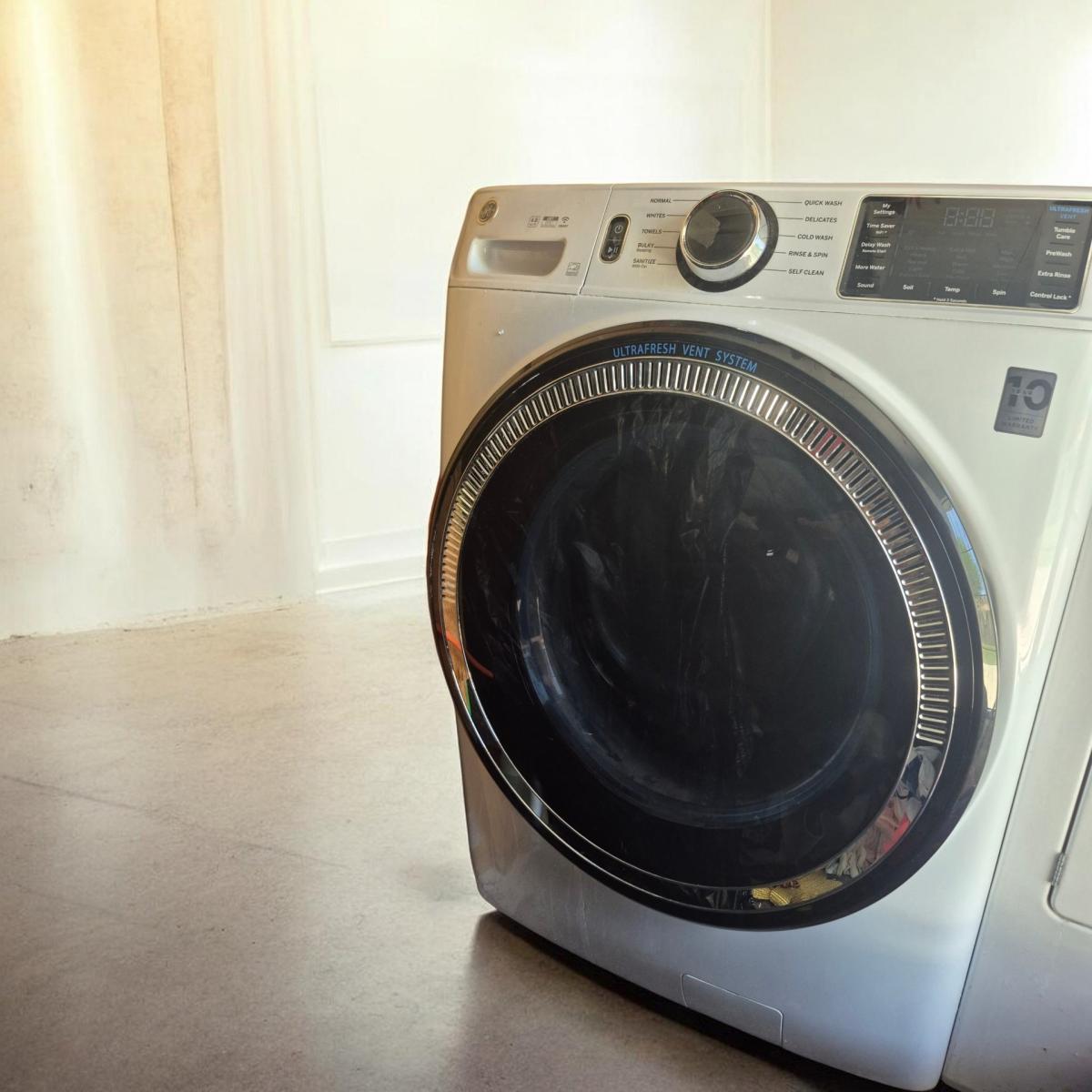 Washer Machine like new - Desert Hot Springs, California - FleaMarketBay