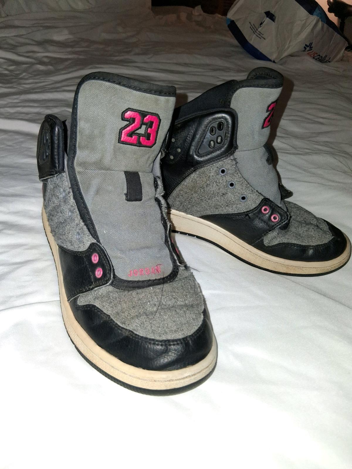 5 pairs childrens jordans - Appleton, Wisconsin - FleaMarketBay
