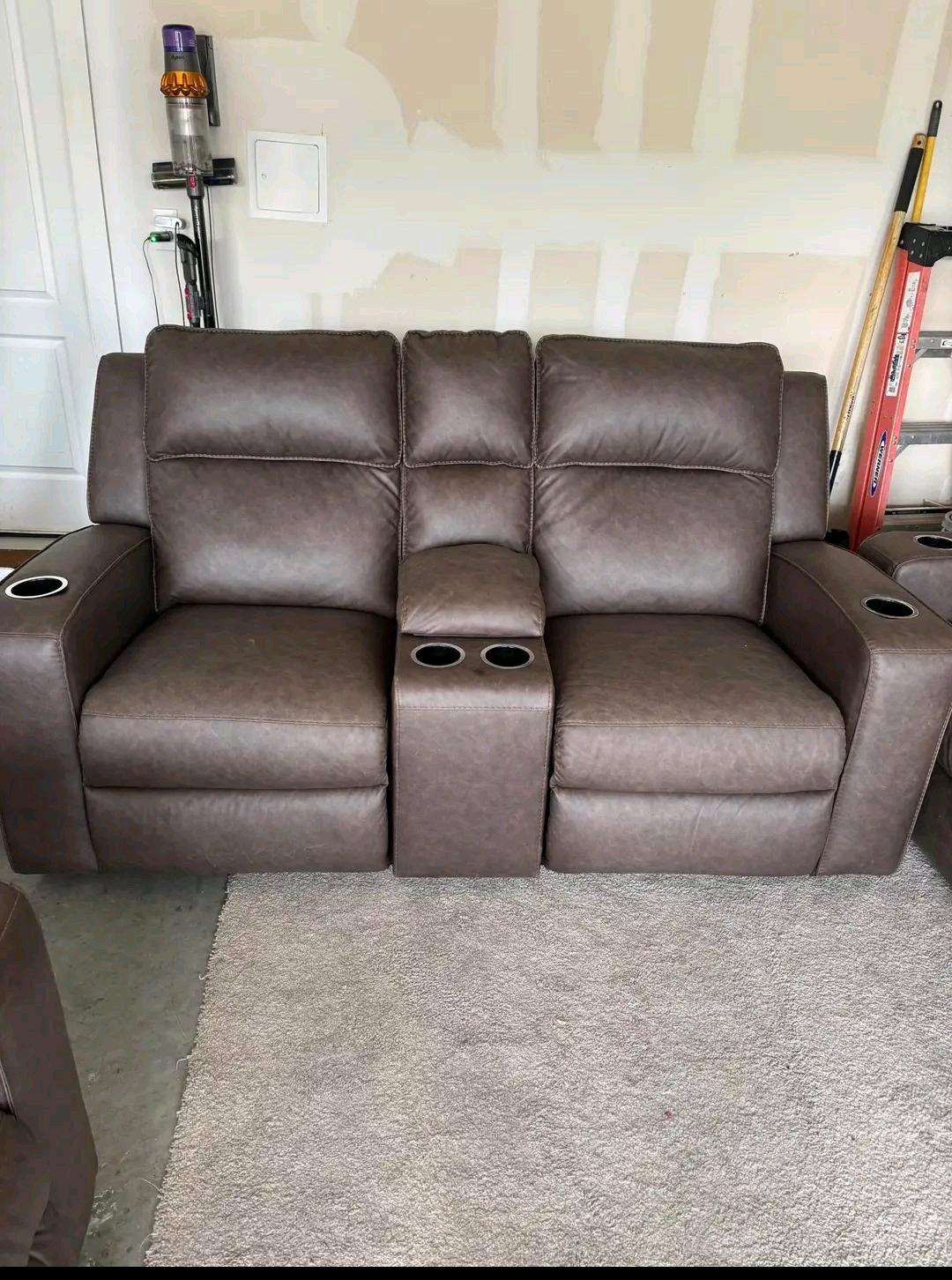 RECLINER SECTIONAL COUCH - Acworth, Georgia - FleaMarketBay