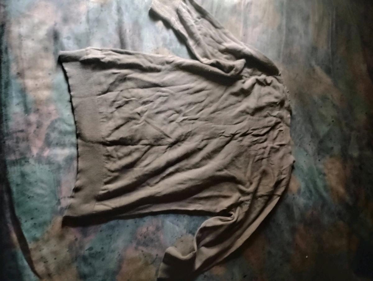 A Nice Grey Quarter Length Sleeve Womens Top - Swansea, South Carolina - FleaMarketBay