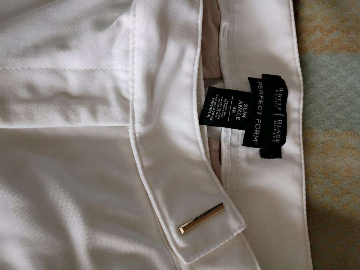 white pants size 4 R never worn - Bluefield, West Virginia - FleaMarketBay