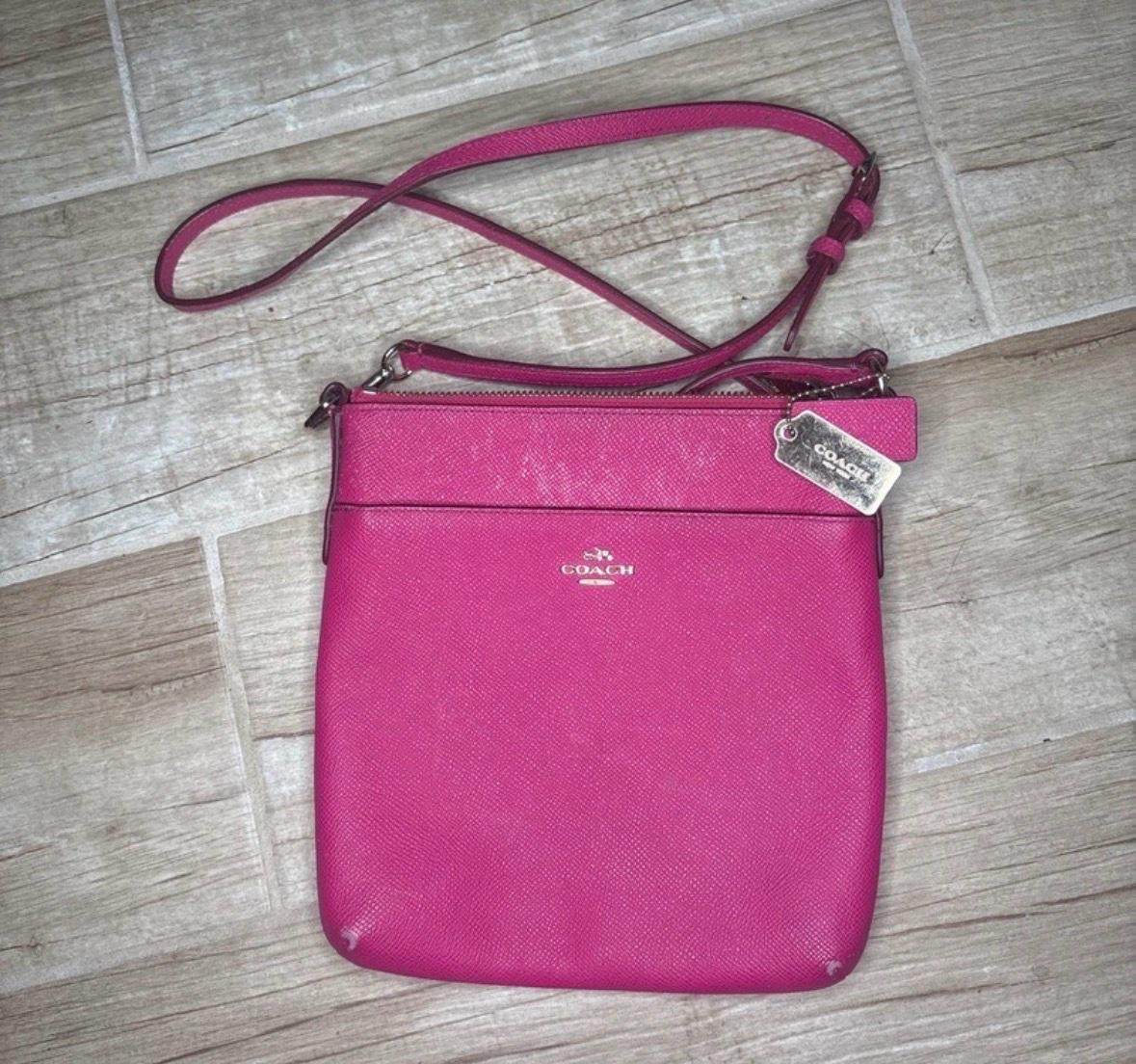 vintage coach crossbody bag hardly used - San Antonio, Texas - FleaMarketBay