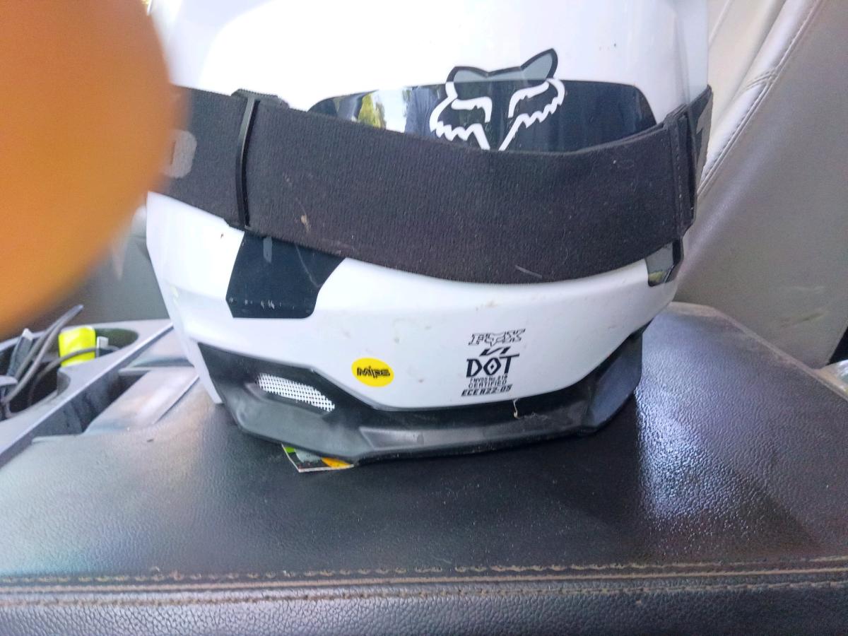 dirt bike helmet - Leesville, Louisiana - FleaMarketBay