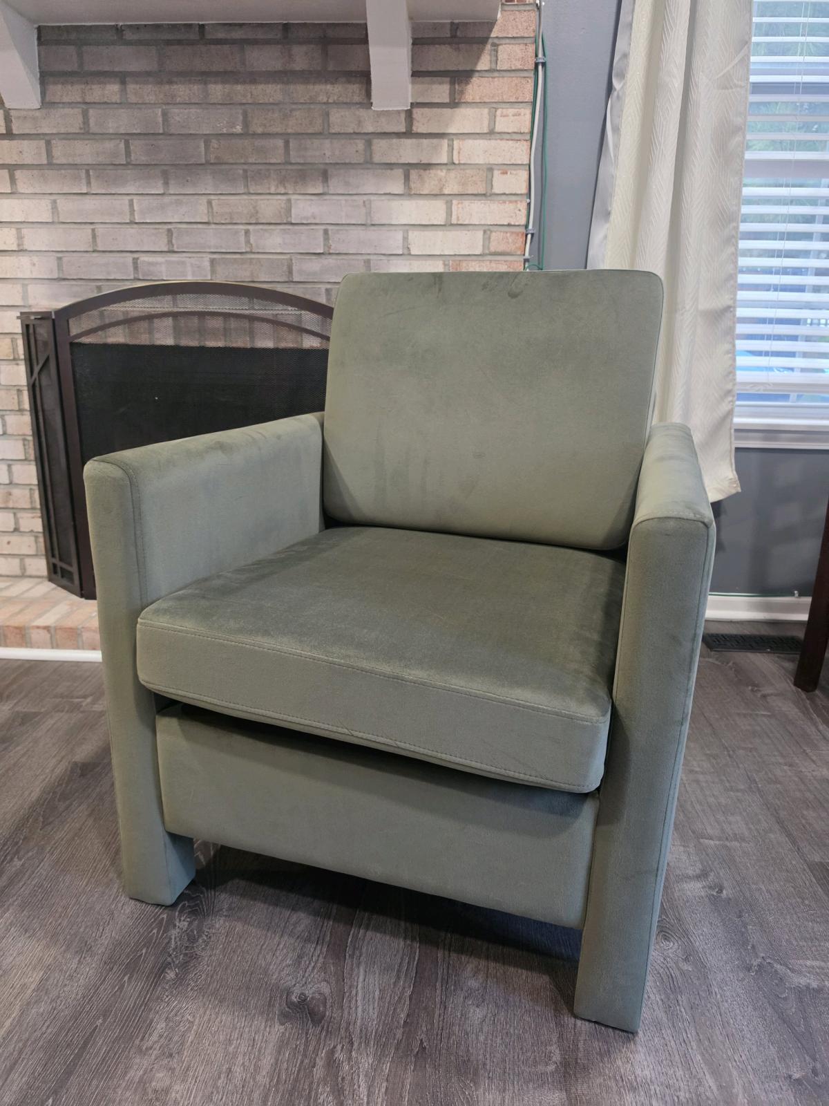 Olive Green Accent Chair - Naperville, Illinois - FleaMarketBay