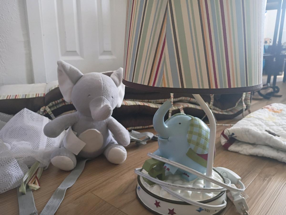 elephant themed crib and bedroom set for baby - Spokane, Washington - FleaMarketBay