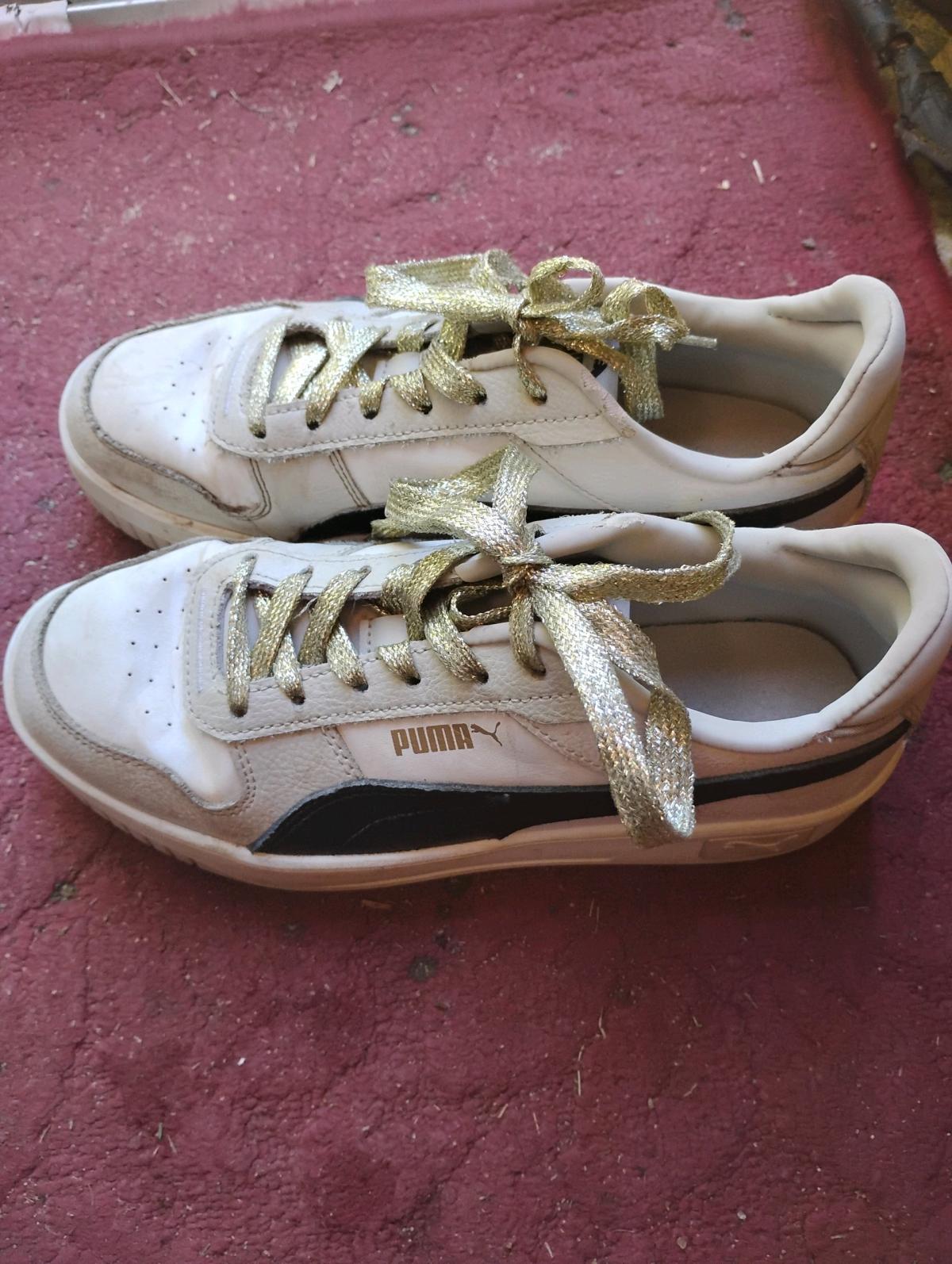 A Nice Girls Size 4 5 Pumas Sneakers - Swansea, South Carolina - FleaMarketBay