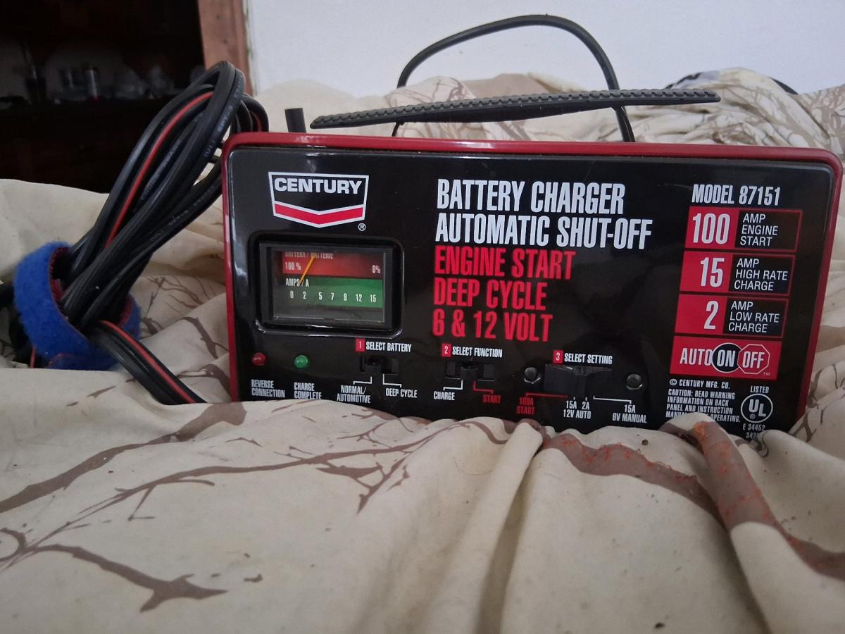 Century Battery Charger automatic shut off - Merrill, Wisconsin - FleaMarketBay