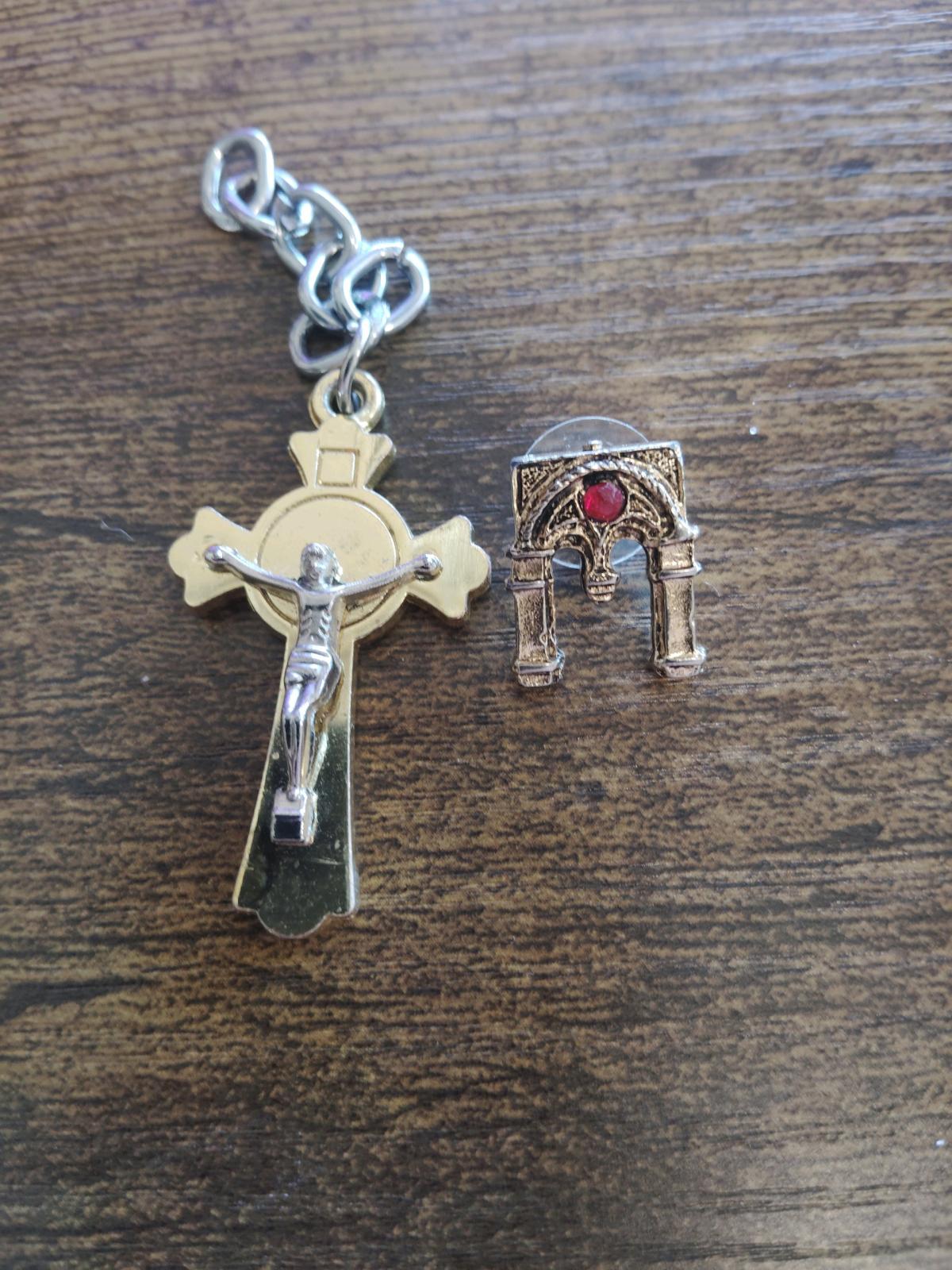trinkets and what not - San Diego, California - FleaMarketBay