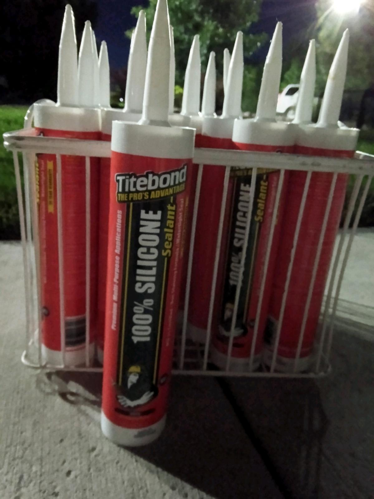 titebond silicone INDOOR AND OUTDOOR - Reno, Nevada - FleaMarketBay