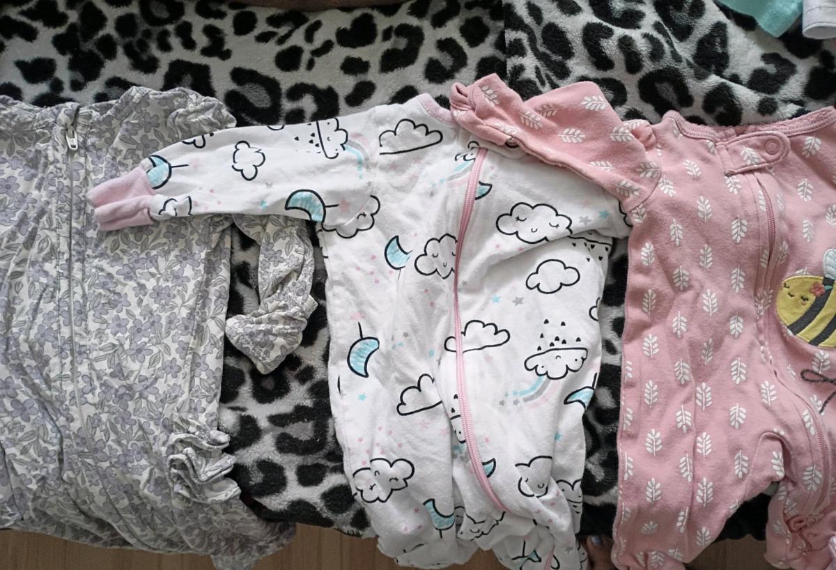 bundle of baby girl clothes sizes nb to 6 months - Spokane, Washington - FleaMarketBay