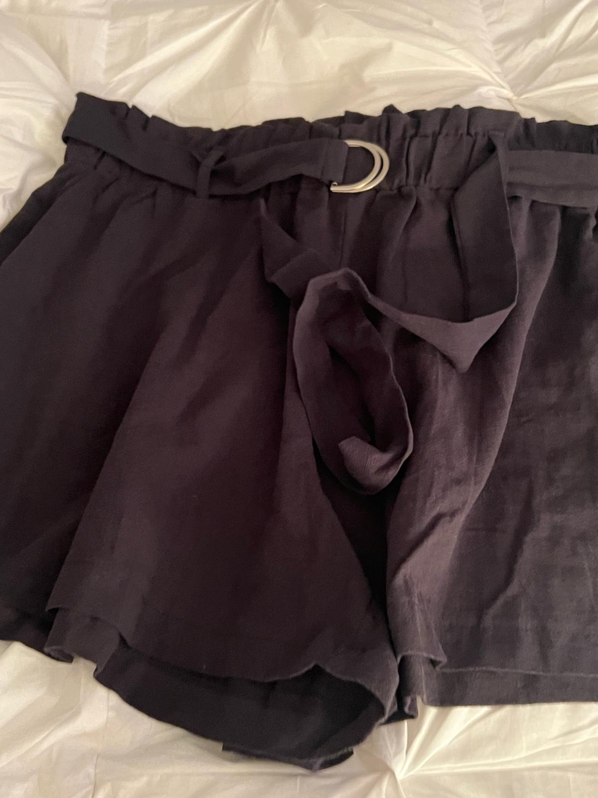 black xl shorts never worn - Lynn, Massachusetts - FleaMarketBay