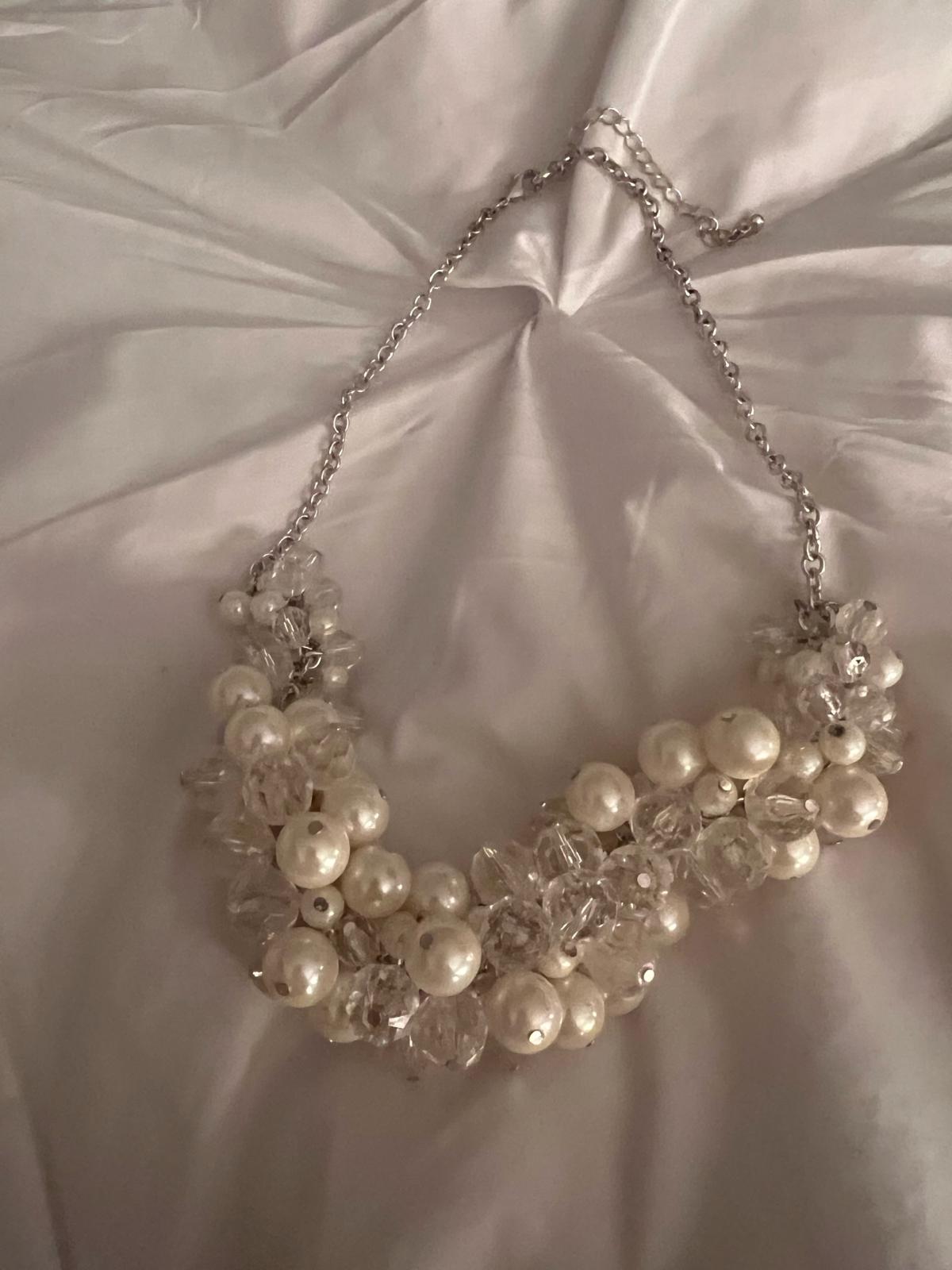 fashion pearl necklace like new - Lynn, Massachusetts - FleaMarketBay