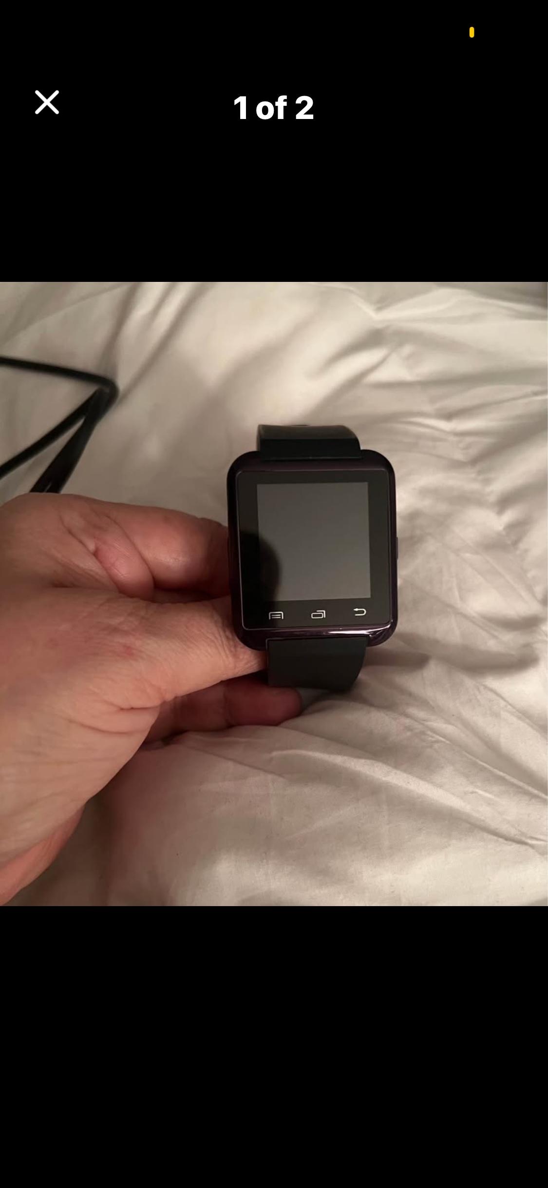 older style I watch great condition comes with charger - Lynn, Massachusetts - FleaMarketBay