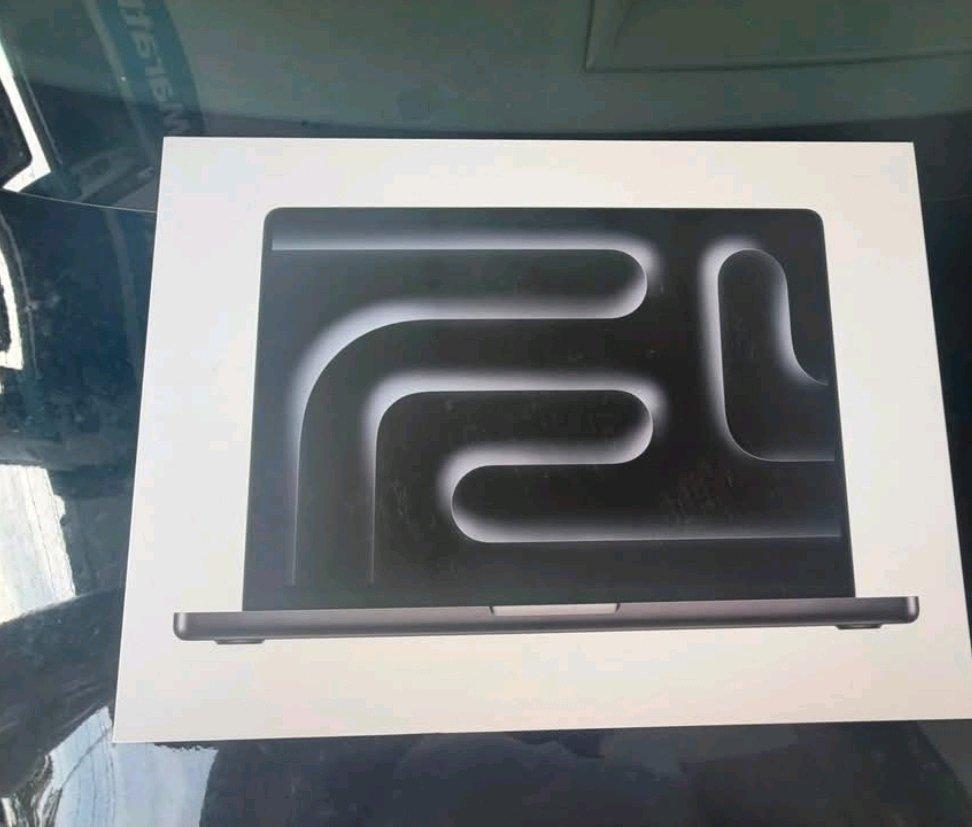2026 Macbook Pro is Available For Distress Sale - Beverly Hills, California - FleaMarketBay