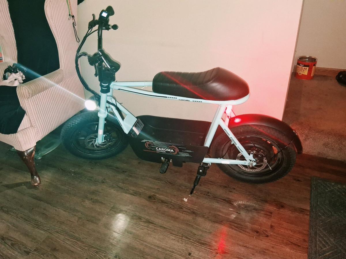 caroma D2 electric scooter - Advent, West Virginia - FleaMarketBay