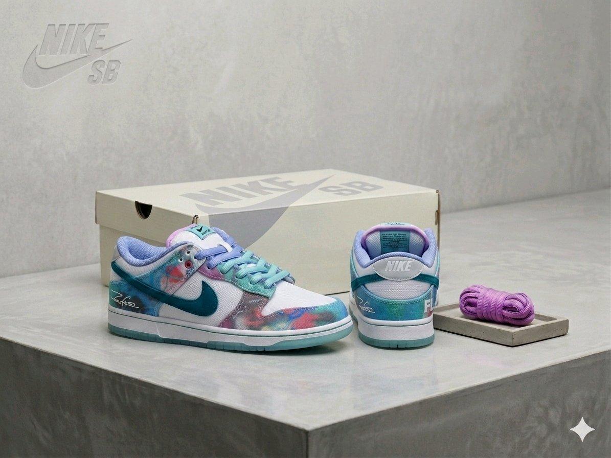 Nike SB Dunk Low LowTop LaceUp Sneakers Multicolor - Linden, New Jersey - FleaMarketBay