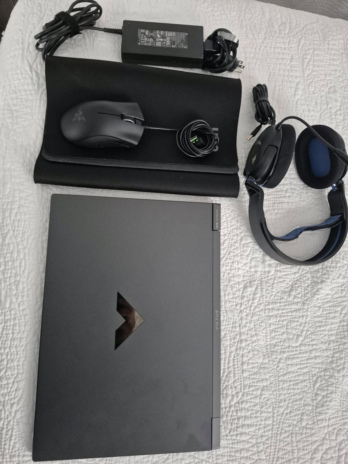 Laptop Gamer HP Victus  Kit Gamer Completo - Harrisonburg, Virginia - FleaMarketBay