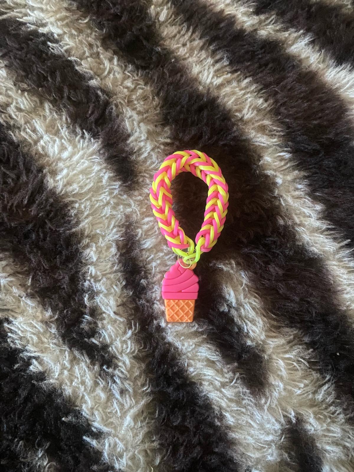 an ice cream bracelet - Santaquin, Utah - FleaMarketBay