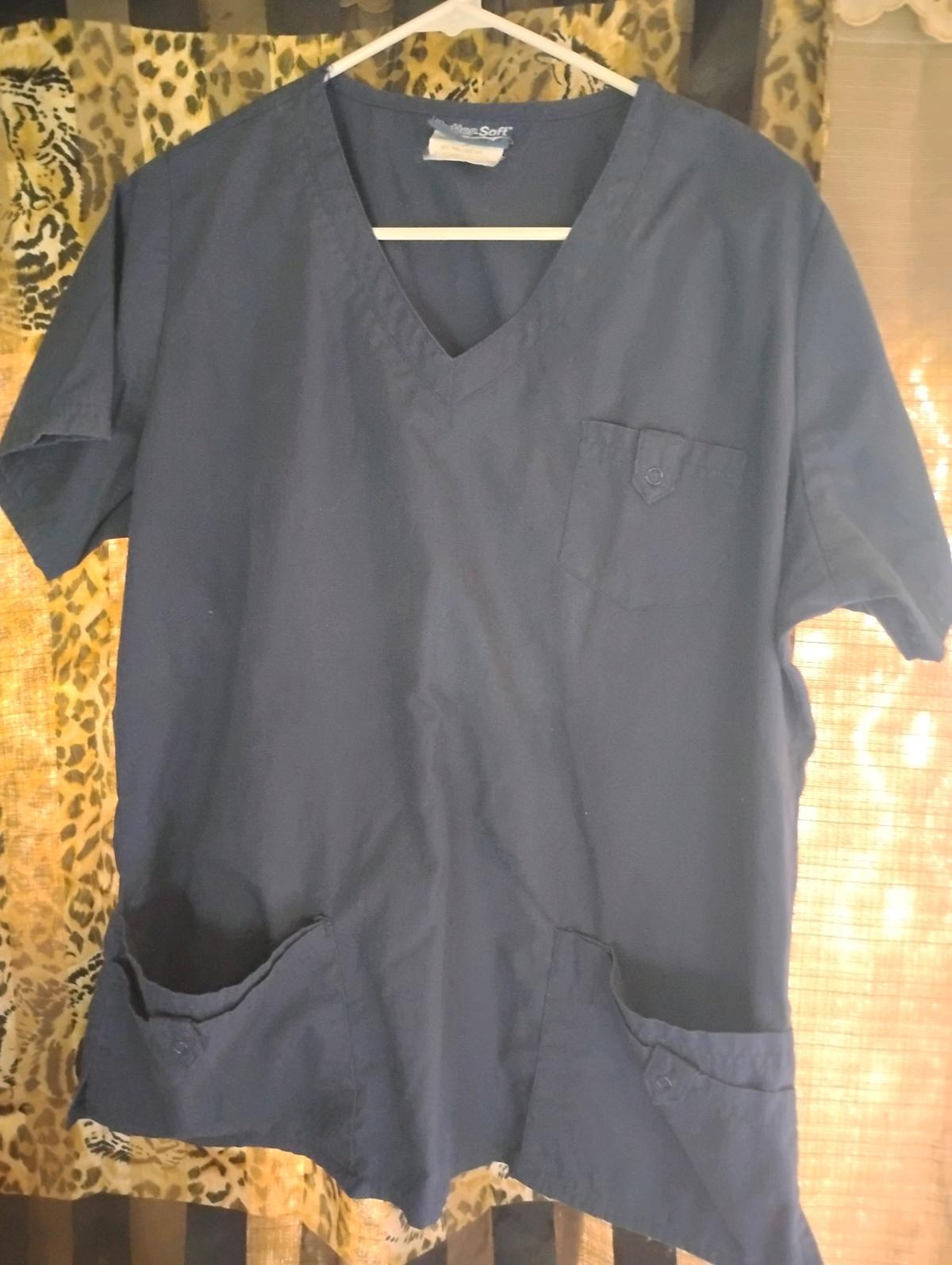 A Nice Womens Dark Blue Scrub with Three Snap Pockets - Swansea, South Carolina - FleaMarketBay