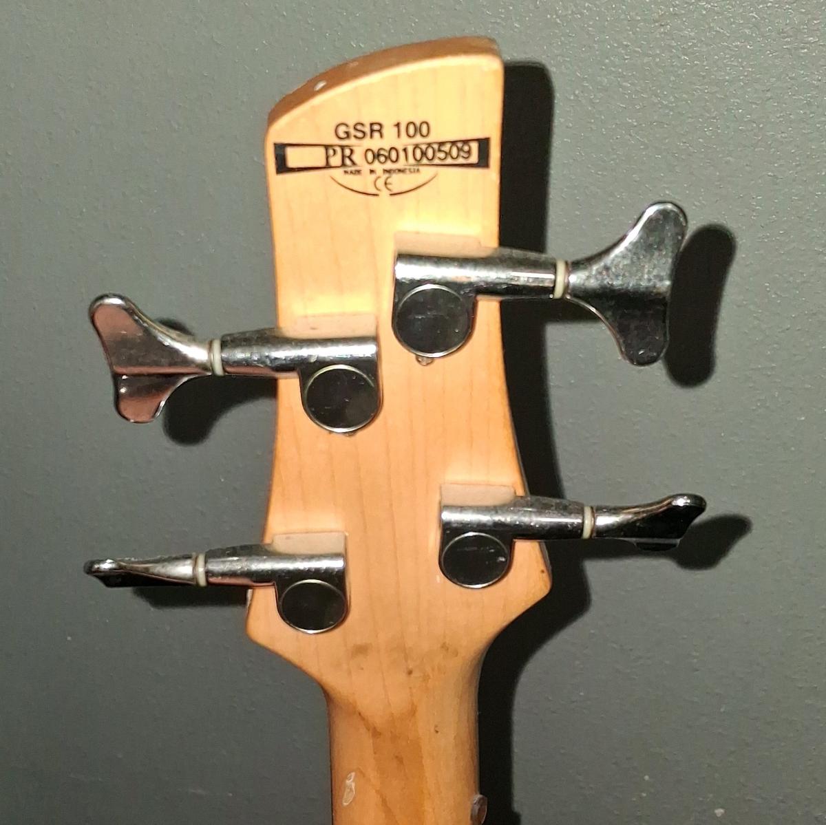 Ibanez GSR100 4String Bass Guitar  White  Great Condition - Fort Worth, Texas - FleaMarketBay