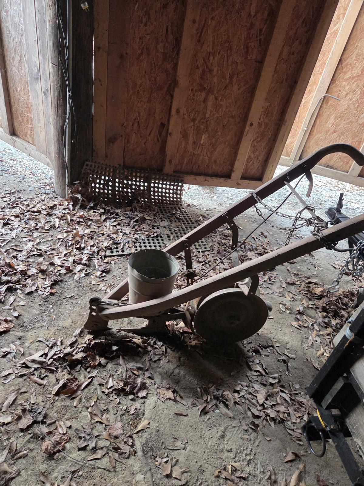 old seed spreader with potential for art - Alicia, Arkansas - FleaMarketBay