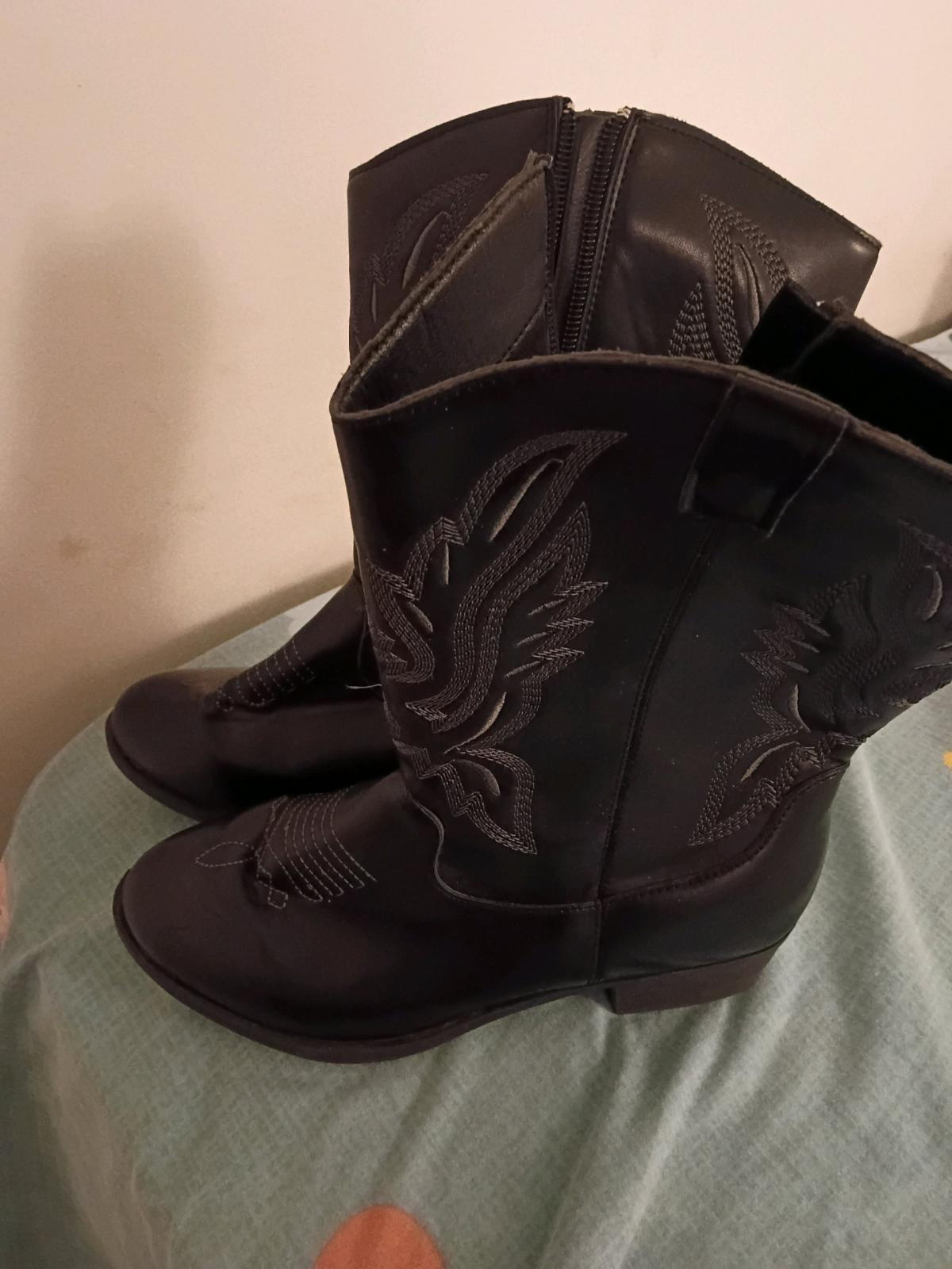 boots girls 28 - Annapolis Junction, Maryland - FleaMarketBay