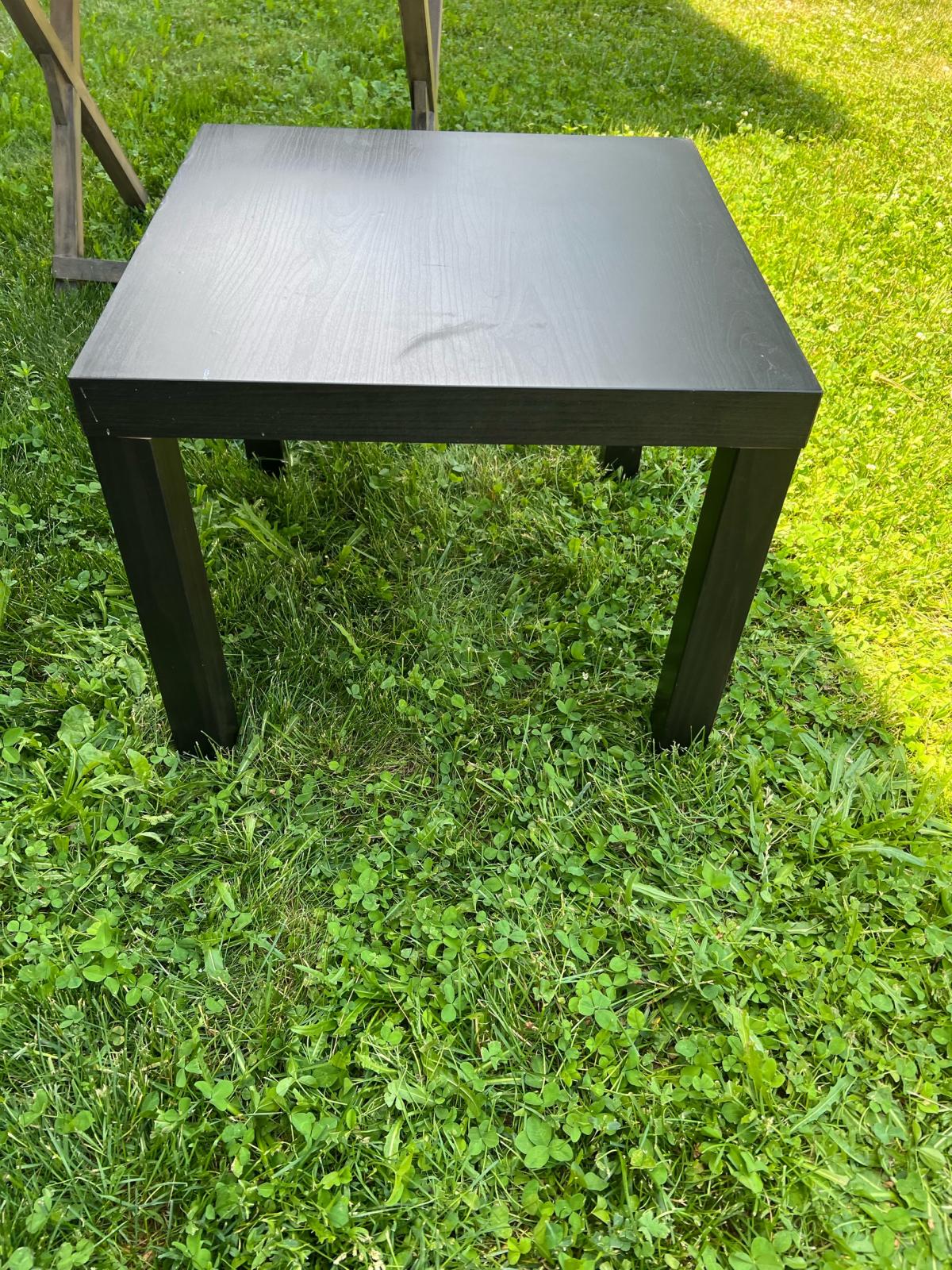 small table - Lynn, Massachusetts - FleaMarketBay