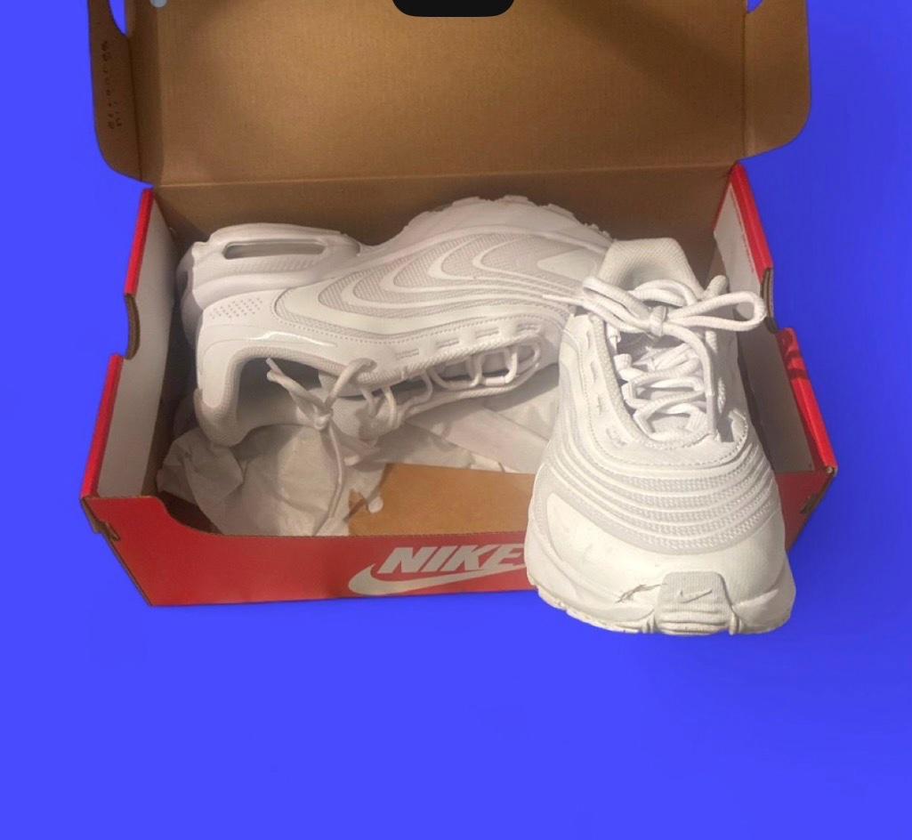 Nike Womens Air Max Fire Shoes IR0818100 WhiteWhiteBlackSize - Cantonment, Florida - FleaMarketBay