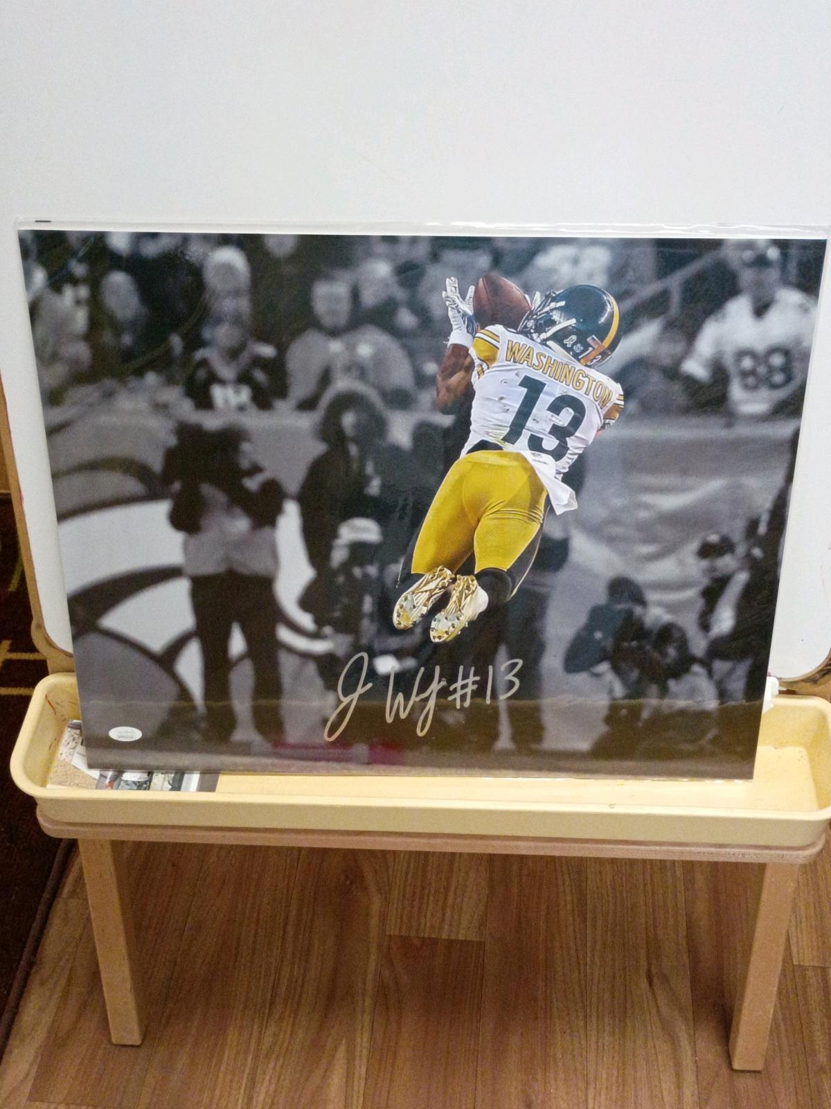 Signed NFL Football Player Photo Certified Autthinticity - Smithfield, Virginia - FleaMarketBay