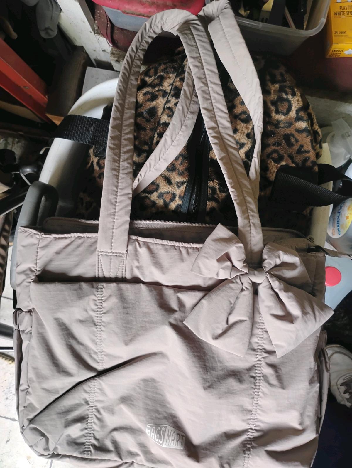 A New Tan Womans Tote Bag - Swansea, South Carolina - FleaMarketBay