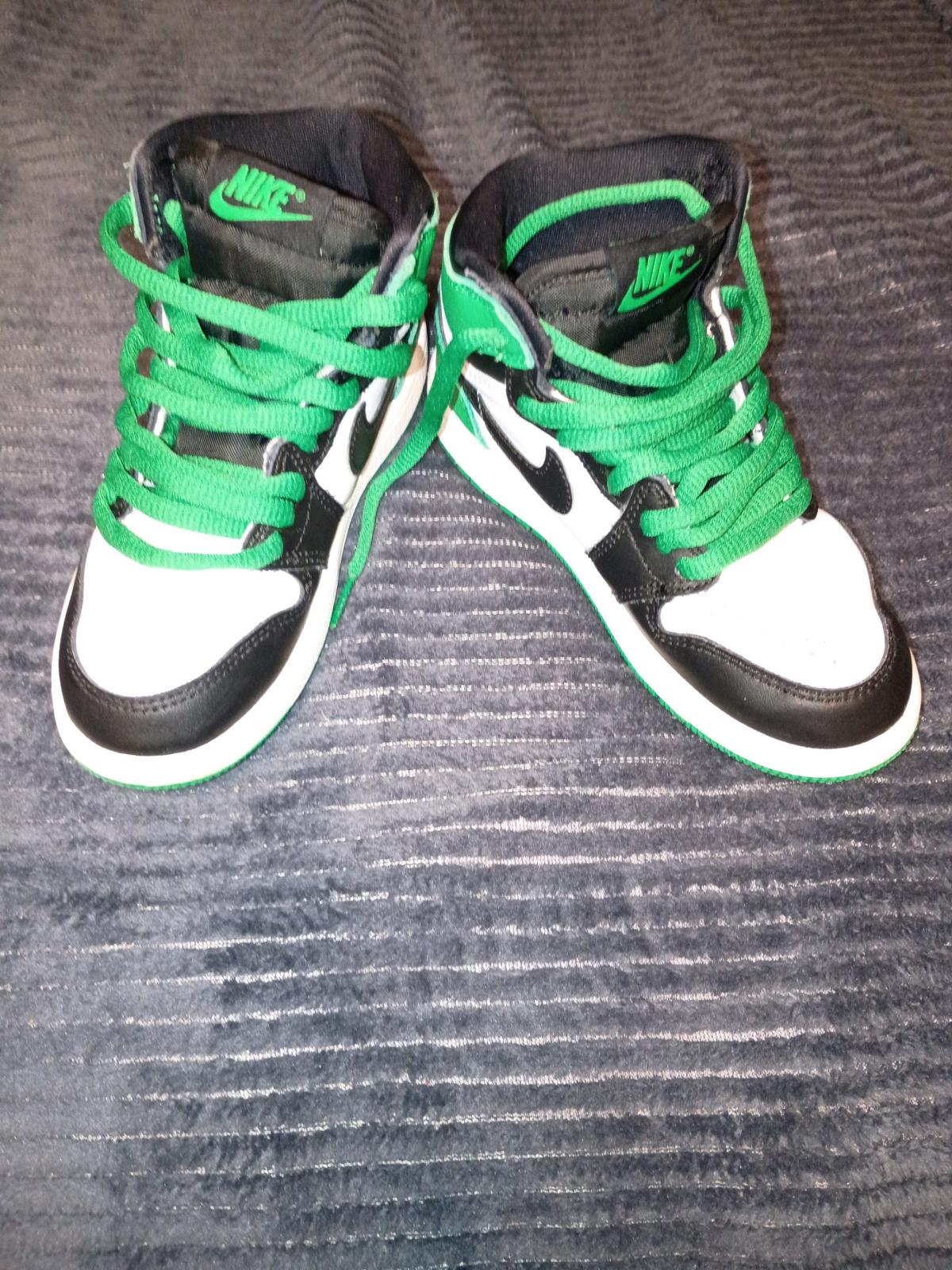 5 pairs childrens jordans - Appleton, Wisconsin - FleaMarketBay
