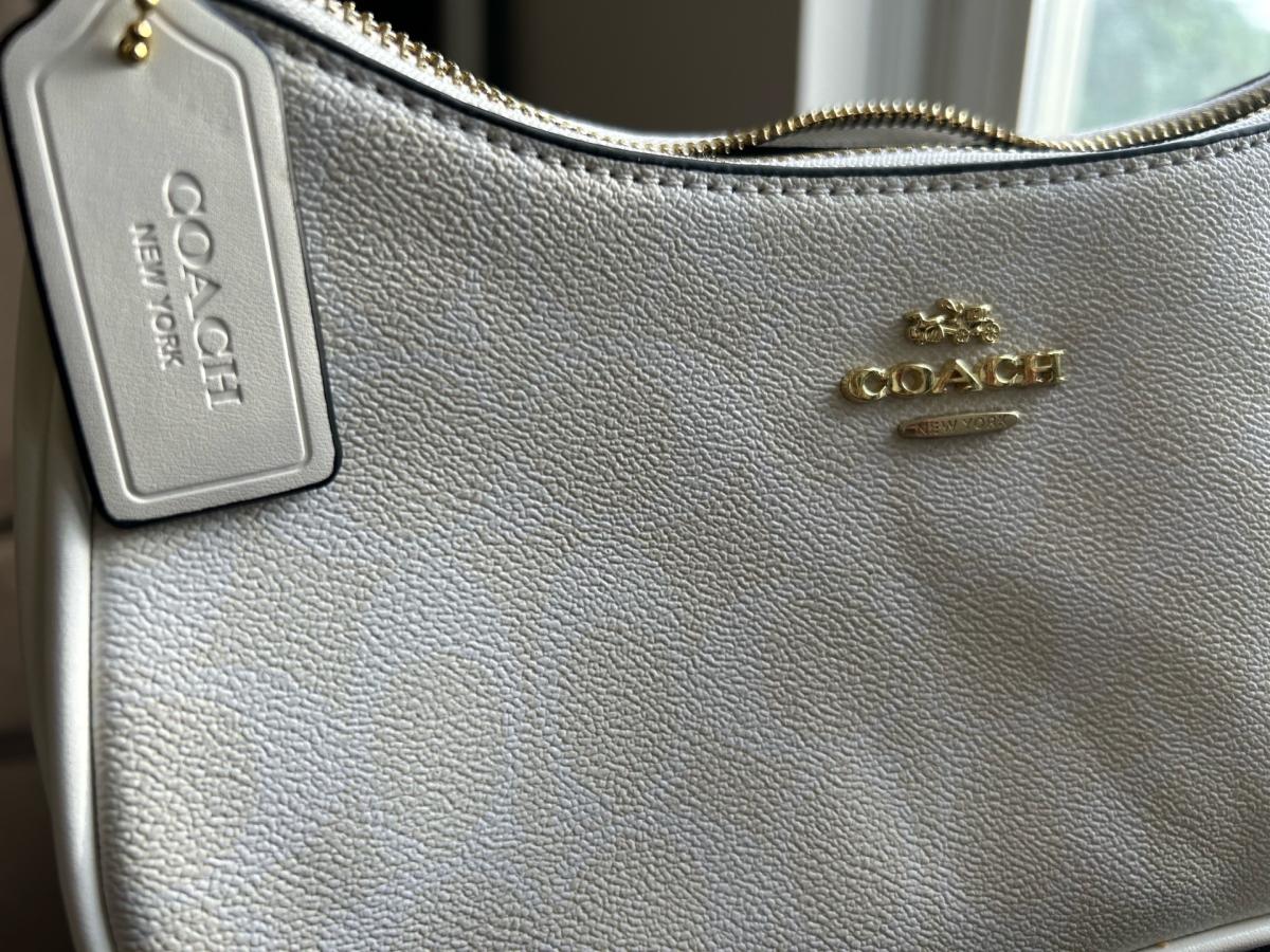 Terri Luxury white shoulder bag - Carpentersville, Illinois - FleaMarketBay