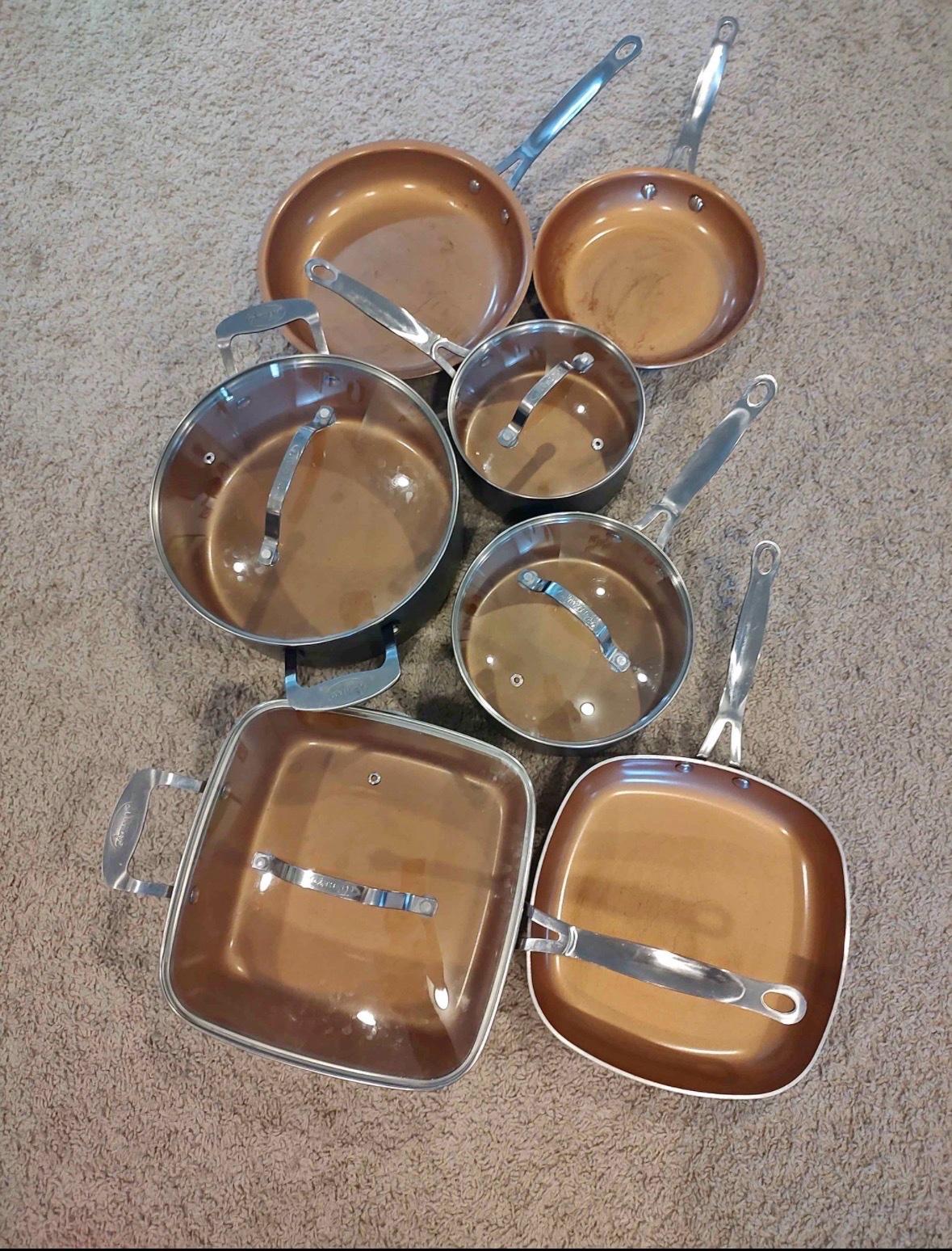 Gold pot set good condition - Addieville, Illinois - FleaMarketBay