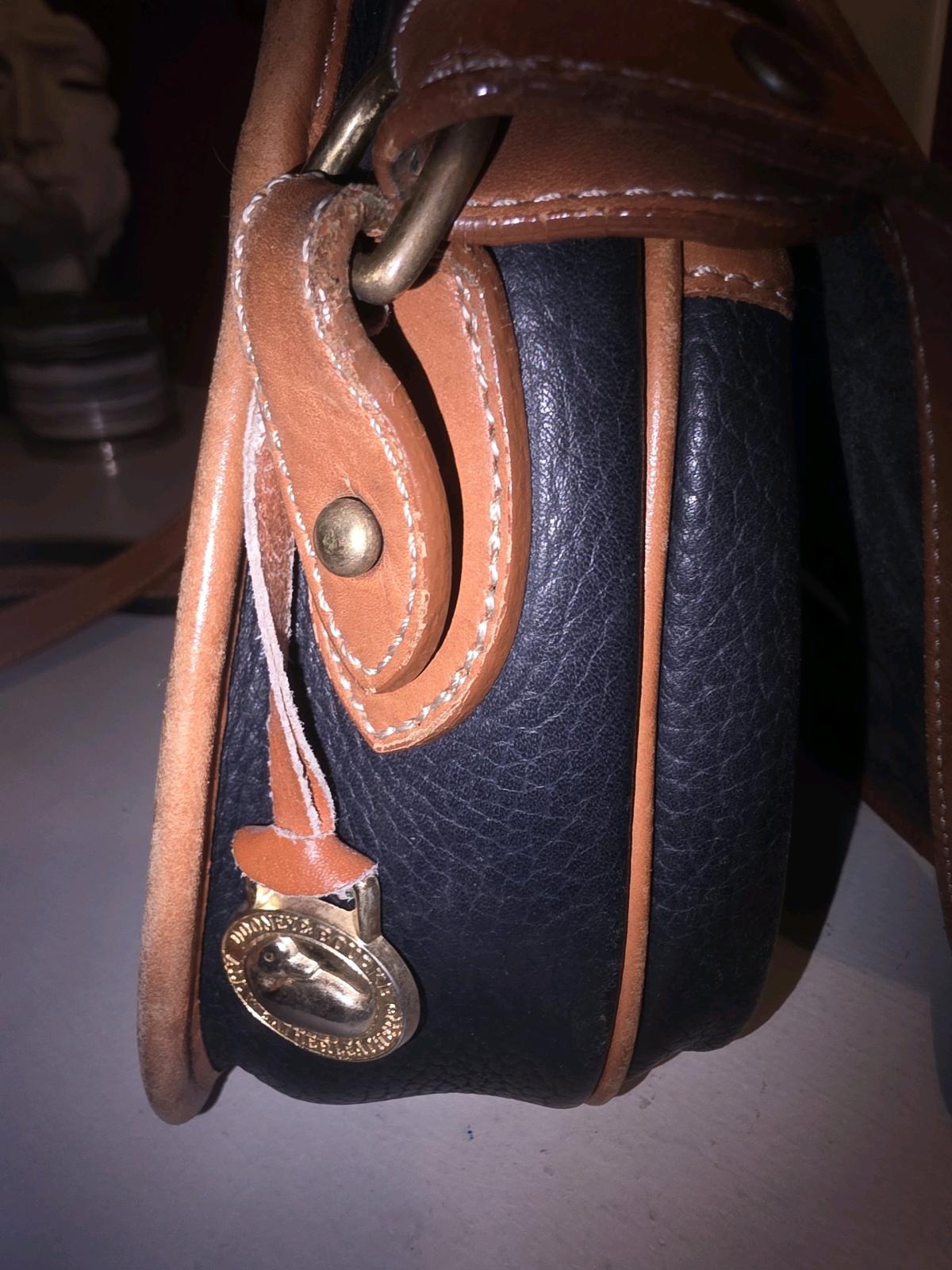 vintage black dooney and bourke crossbody bag - Austin, Texas - FleaMarketBay