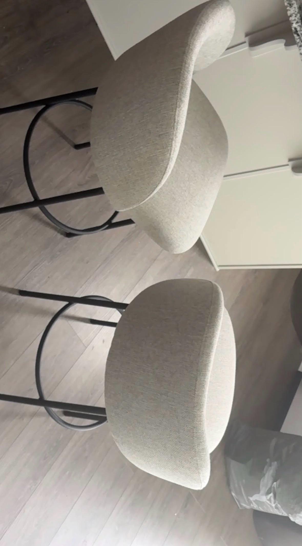 2 chairs available good condition - Altamonte Springs, Florida - FleaMarketBay