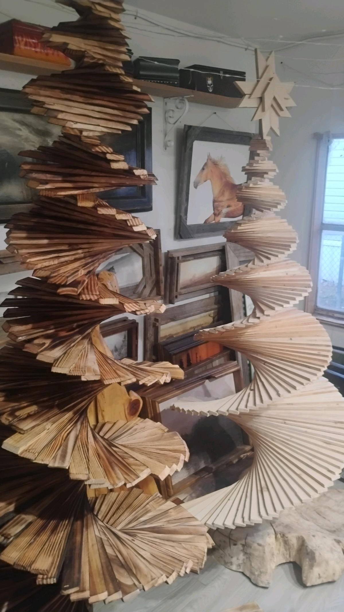 I have 5 spiral wooden Christmas trees from 3ft up to 6 ft - Yukon, Oklahoma - FleaMarketBay