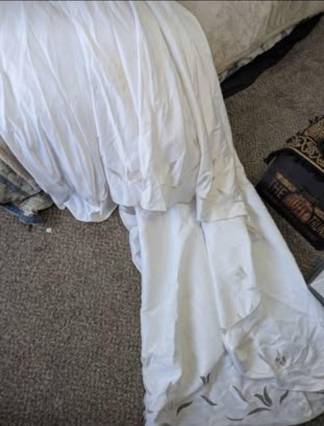 Wedding Dress  Size 20 - Pueblo, Colorado - FleaMarketBay