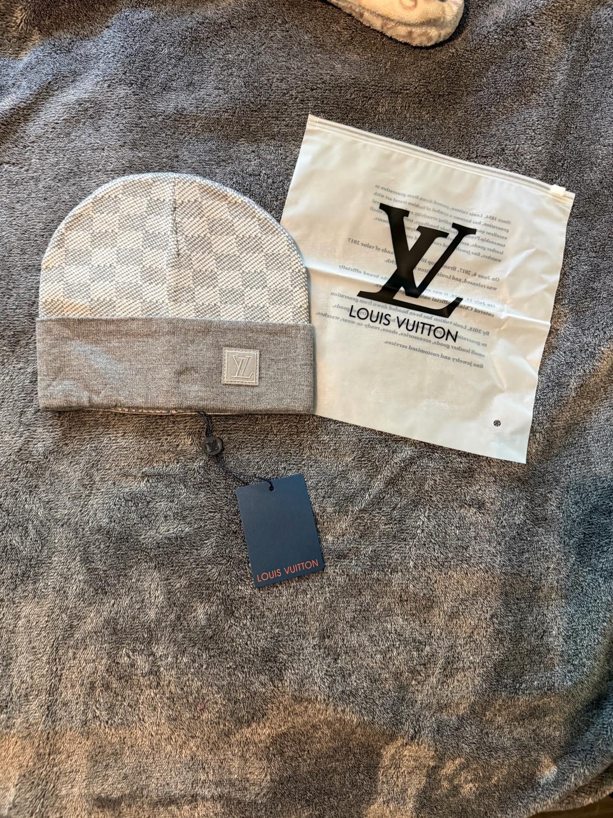 LV beanie grey checkered - Madera, California - FleaMarketBay