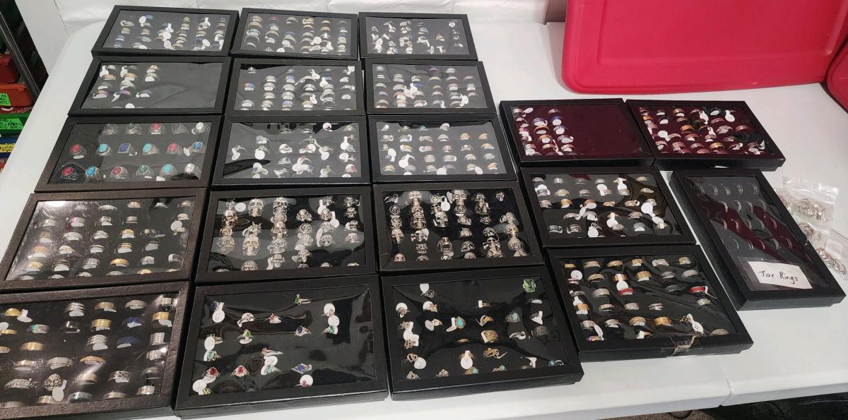 jewelry and displays small business lot - Knoxville, Tennessee - FleaMarketBay