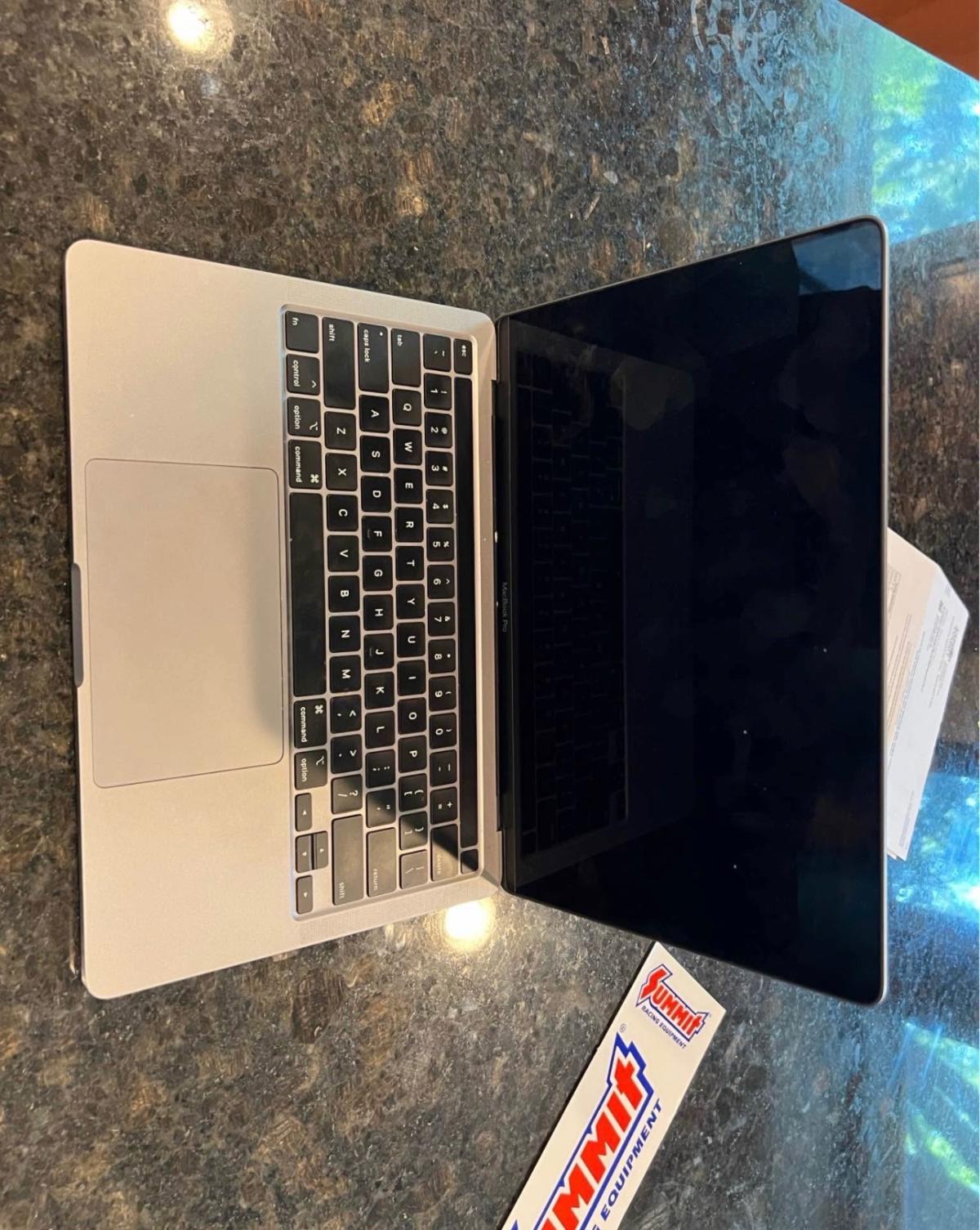 MacBook Pro working properly - Adelanto, California - FleaMarketBay