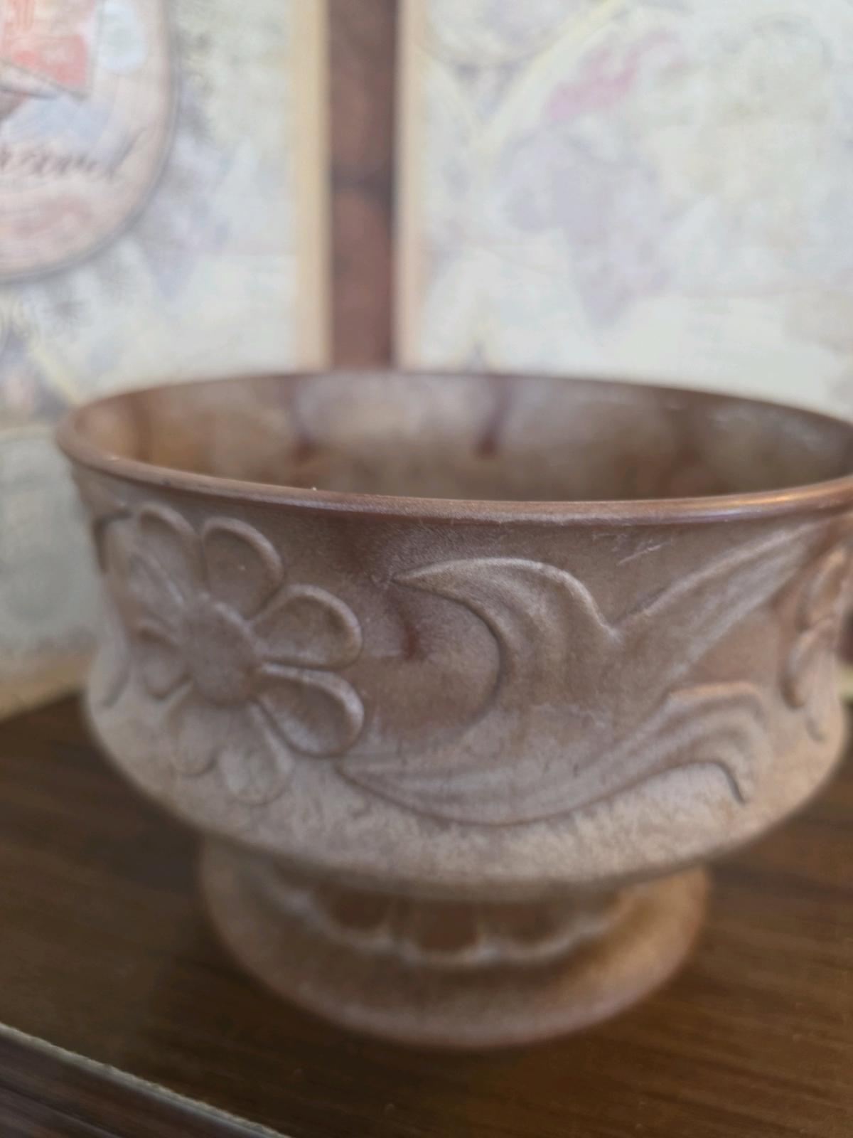 Vin Florlux Plastic Faux Wood Short Pedestal Planter 45 x 65 - Orem, Utah - FleaMarketBay