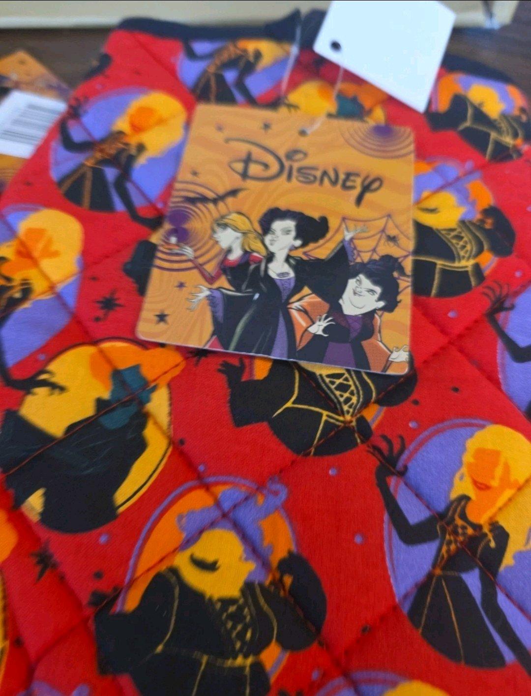 Hocus pocus Oven Mitts quilted   New set 2 R3 - Orem, Utah - FleaMarketBay