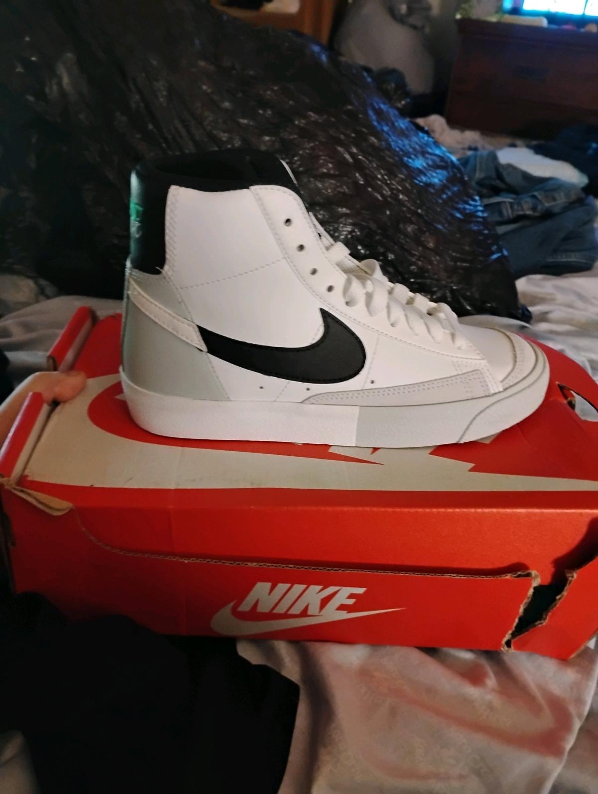 brand new pair of Nikes size 3 - Cartersville, Georgia - FleaMarketBay